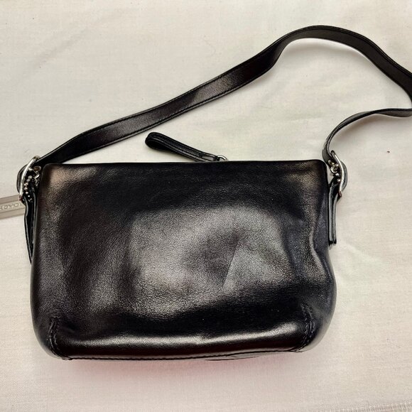 Small Vintage Coach Black Mini Bucket Bag - Lightweight and Elegant - Picture 4 of 4